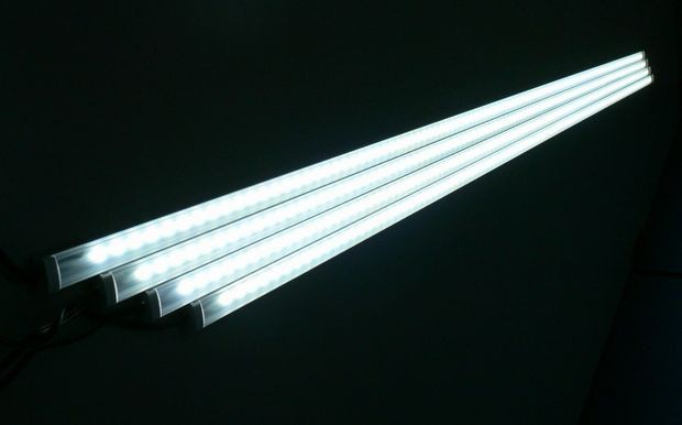 日本アドバンストアグリ、植物工場向け省エネ・LightBarタイプの３波長型ワイドバンドＬＥＤを追加