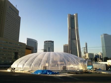 横浜市による植物工場ベンチャーに関する情報発信、期限限定にて横浜中心地にドーム型ハウスを設置（グランパなど）