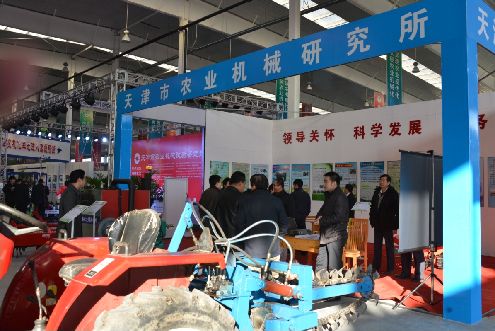 中国でも施設規模の拡大と労働者不足により小型農機の需要増