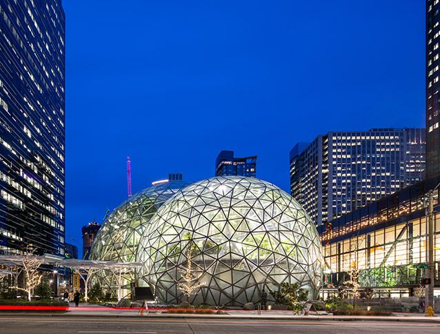 アマゾンの新本社ビル、ドーム型・ハイテク温室「Spheres」が完成
