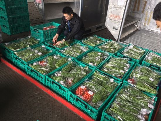 空港で野菜を集めて、全国のスーパーへ。JALｘ農業総合研究所による連携