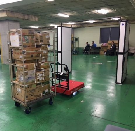 凸版印刷とZMPによる無人物流支援ロボット、物流センター内の棚卸・検品における省人化を確認