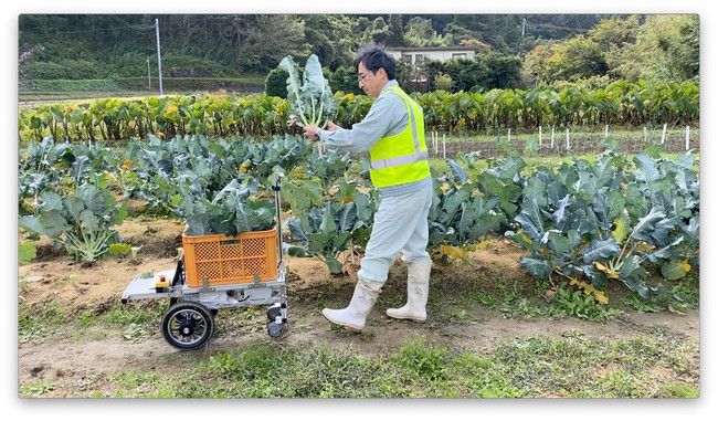 アトラックラボ、AIを用い、人に追従する収穫サポートロボットを開発