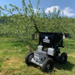 イーエムアイ・ラボ、果樹用の農薬散布向けに無人車両ローバーを販売開始