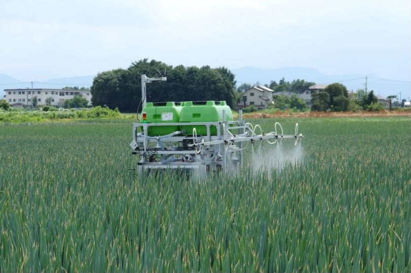 レグミン、自律走行型農業ロボットによる農薬散布サービスを提供開始
